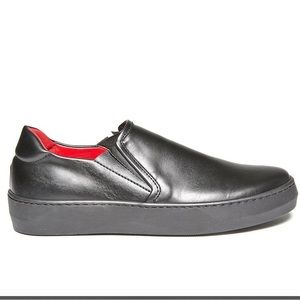 Brand new never worn Von D shoes Hex